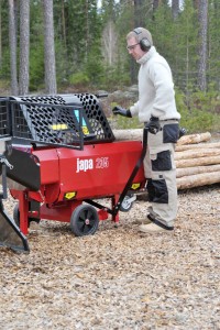 JAPA235-4