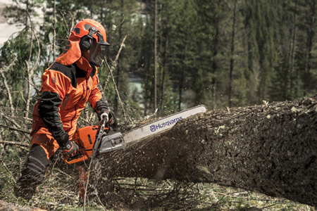 Husqvarna lance sa dernière génération de tronçonneuses 70 cc